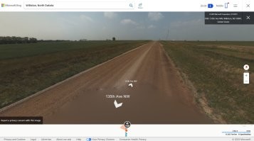 Так это гравийка между полями, ровная и без колдобин. Ничего похожего на авторские ужастики.