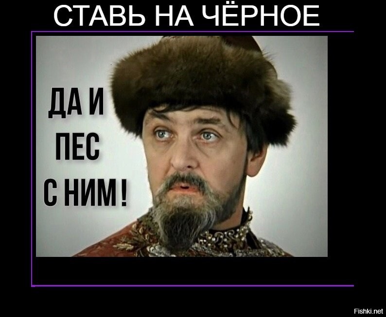 Парень справил нужду в подъезде