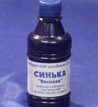 "Драма с элементами триллера":  разъяренная женщина камнем разбила стекла такси