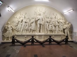 В столичное метро вернут барельеф со Сталиным