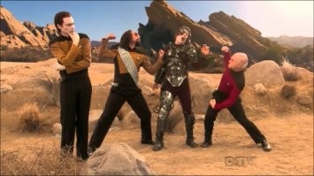 Космическая лихорадка: 6 культовых научно-фантастических сериалов 90-х, которые перевернули наше представление о жанре