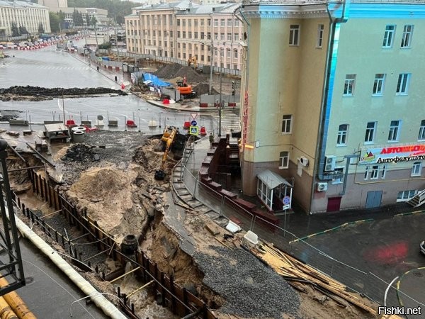 Пробки закончились? Ха
В НН
1. Идёт ремонт Мызинского (Карповского) моста через Оку.

2. Идёт ремонт борского моста (через Волгу).

3. Идёт ремонт трамвайных путей - перекрыта Ильинка, Добролюбова, Белинка.

4. Хотят перекрыть Родионова (строительство метро)
5. Закрывают площаь Сенную (строительство метро)
6. Закрыли площадь Свободы

7. Перекрыли улицу Горького.