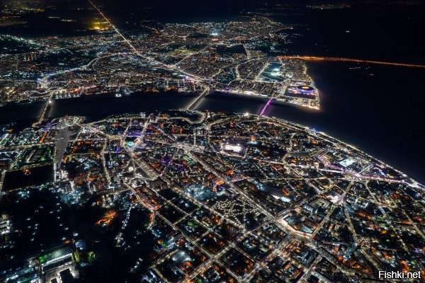 В НН 3 моста через Оку и 1 через Волгу. 2 из них частично перекрыты.

Те улицы, которые я перечислил - ПРОСПЕКТЫ. Центральные (основные) транспортные магистрали города. 
Белинка - 3,5 км.
Сейчас
Всеобщая