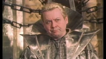 Кощей бессмертный не по своей воле худой. Его на цепи держали не помню сколько лет, а умереть он не может. Вот настоящий кощей.