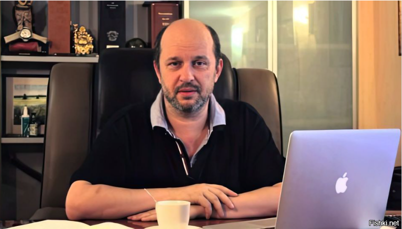 Сам сидит с макбуком, и рассказывает что надо отказаться от телеги.
Купил бы китайский хотя бы ноут, сяоми там или подобное