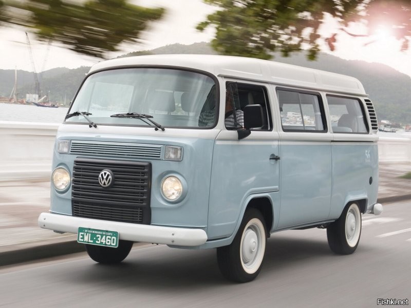 Знаменитая «Буханка» с 1965 года совершенно не изменилась внешне. 

Volkswagen Kaefer/Beetle (57 лет)
Знаменитый «Жук»   главный автомобильный долгожитель планеты. Серийное производство модели в Германии началось в 1946 году и продолжалось до середины семидесятых, после чего было перенесено в Мексику, откуда Beetle завозили в Европу аж до 1985 года. Без существенных конструктивных изменений «Жук» продержался на конвейере до последнего, 2003 года, а всего за 57 лет было изготовлено больше 21,5 млн машин   еще один вечный рекорд.

Morgan 4/4
Выпуск: с 1955 года по н.в.
Спортивный родстер Morgan 4/4, встреченный на дороге, запросто может ввести в заблуждение человека, далекого от автомобилей. Вы удивитесь, но это не реплика и не "новодел": компания Morgan действительно до сих пор выпускает модель 4/4 образца 1955 года!

Volkswagen Type 2
Выпуск: 1949-2013 гг., 64 года

Так выглядел Type 2 на излете карьеры в 21 веке. На фото   прощальная версия Last Edition, посвященная прекращению производства