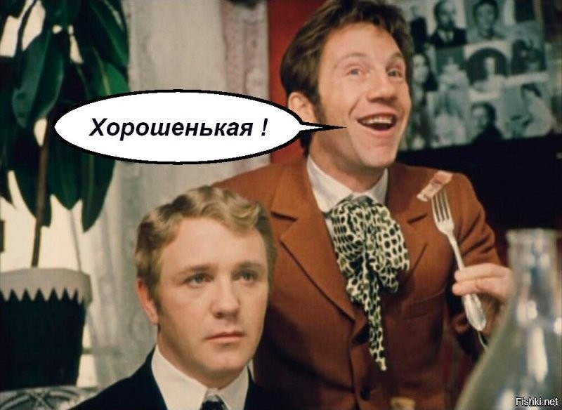 Парень в странном наряде подсел в машину к мужчине
