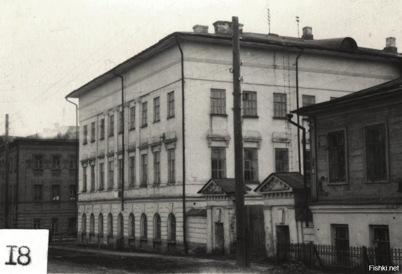 Оно построено без малого 200 лет назад