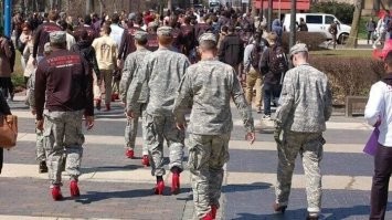 "Будто военнопленные": в сети раскритиковали парад в честь 250-летия армии США