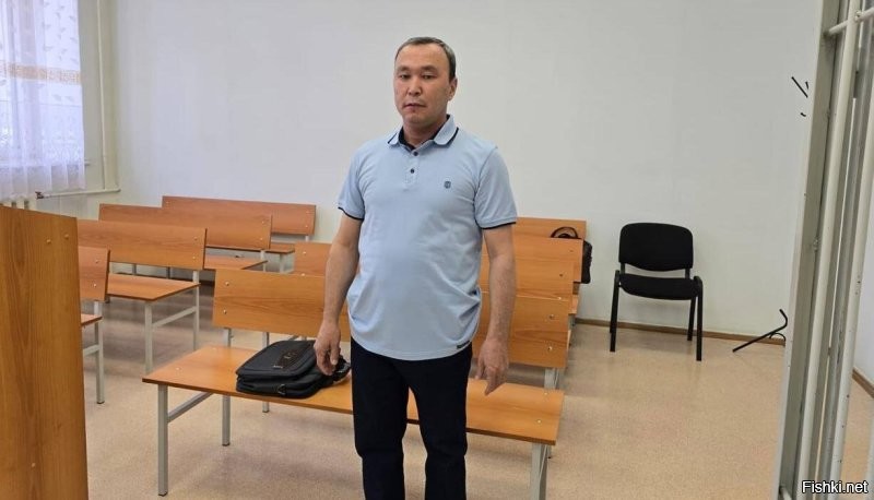 Всё не угомонишься тварь черножопая?

В Карпинске осудили коновала из Узбекистана, отправившего на тот свет русского мужчину. 

Понаехавший работал врачом-онкологом (!), к нему-то и поступил на "лечение" погибший Алексей Михайлович Клопов с жалобой на здоровье. Тот не долго думая отправил его на МРТ, где у Клопова заглох электрокардиостимулятор и у него остановилось сердце. О наличии аппарата внутри Клопов коновала предупреждал. В итоге, "врача" сурово наказали - дали ему 2 года ограничения свободы (это не посадка) и запретили на 3 года работать в медицинской сфере.