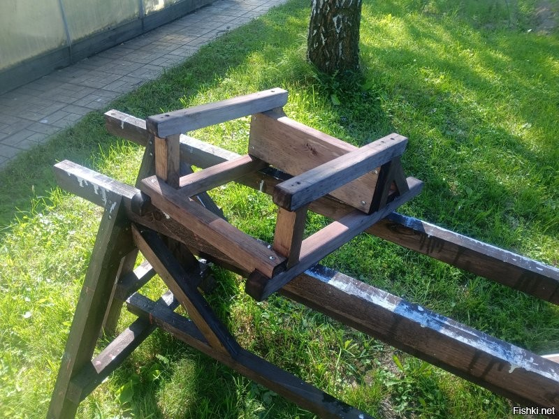 У меня на даче, кресло от Оки. 
Вот прям сейчас на нём и сижу.