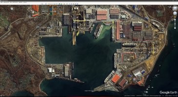 Глупое жИвотное , одичалый озлобленный обсос из страны про.сти.тутки .
Полюбуся : завод Звезда , Большой Камень , Дальний восток , РФ .
Скан : октябрь 2024 года , танкеры газовозы , нехило так , да ?
А сухом доке кстати еще один ледокол строится , Лидер , маленький таакой окорочок длиной уже в 70 метров .