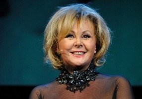 Какая же она красивая! Настоящая! Вне времени и моды.