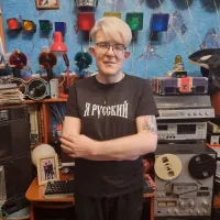 вот ещё один шизик.