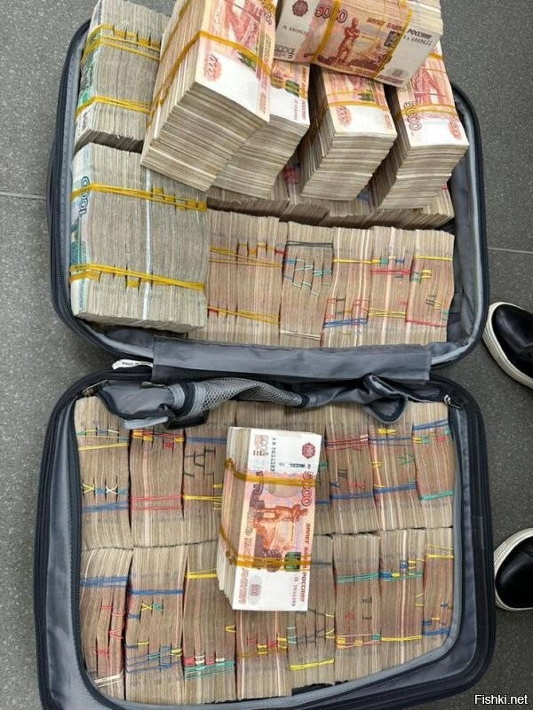 А потом новости такие:
Пенсионерку из Кукуево обманули мошенники на 250 миллионов рублей
и столько же долларов
