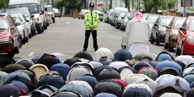 Любопытные фотографии из настоящего Мелкобритании.