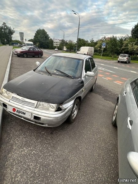 Как правильно фотографировать автомобиль для продажи: 
Неправильно:

Правильно: