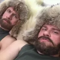 - Горрячая штучка, да, Ермолаев?