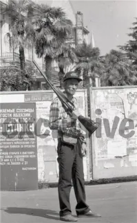 Историческое фото последнего строителя в Абхазии. После его гибели на войне, в стране ничего более не строилось.