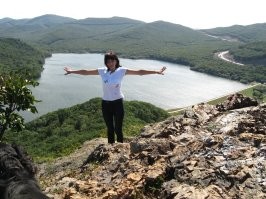 Приезжайте в Приморский край! Море, леса, сопки - красота, никаких нищих, озлобленных абхазов и понтовитых дагов. Билеты дороговаты, но на отдыхе отобьется и никто гадости картавить не будет и в спину плевать! Мазута в море НЕТ!!!!