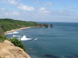 Приезжайте в Приморский край! Море, леса, сопки - красота, никаких нищих, озлобленных абхазов и понтовитых дагов. Билеты дороговаты, но на отдыхе отобьется и никто гадости картавить не будет и в спину плевать! Мазута в море НЕТ!!!!