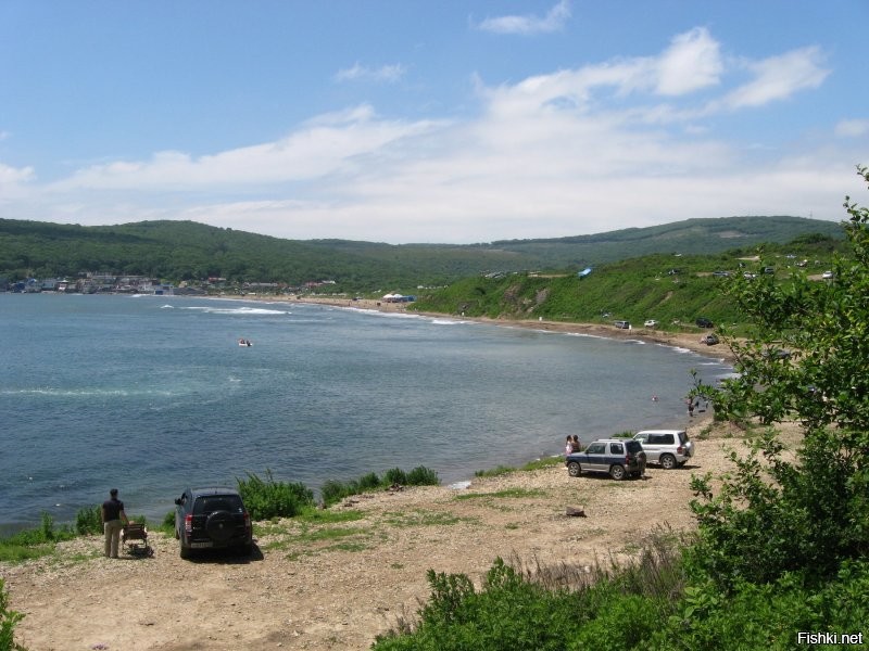 Приезжайте в Приморский край! Море, леса, сопки - красота, никаких нищих, озлобленных абхазов и понтовитых дагов. Билеты дороговаты, но на отдыхе отобьется и никто гадости картавить не будет и в спину плевать! Мазута в море НЕТ!!!!