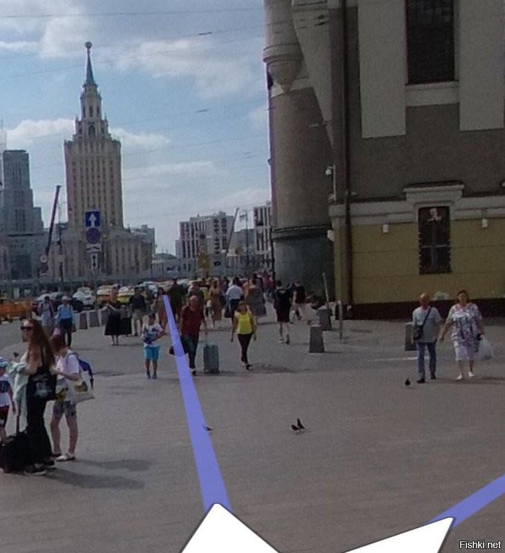 Эх... Помню я эту будку. :) 
Много раз мимо неё проходил. 
К бабушке на дачу, с Ярославского вокзала ездили. 
В Правду. :)