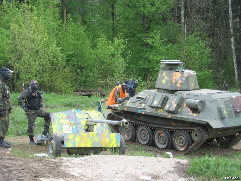 У нас на больших пейнтбольных манёврах уже давно по лесам и полям ездит "Железный капут" )))