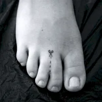 13 звёзд с дефектами внешности и аномалиями тела, ставшими их фирменной фишкой