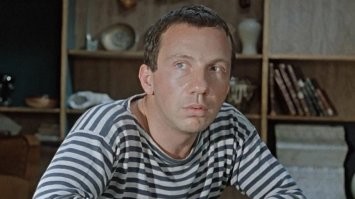 Чёт маловато, мог бы побольше артистов насобирать