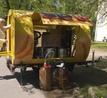 Ничего там не плодится. Бочка эта только для виду, внутри кеги с квасом