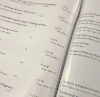 Самое дешевое блюдо стоит 1860 руб. Это сколько же будет окончательный счет хотя бы за двоих? Там что, одни миллионеры посещают?