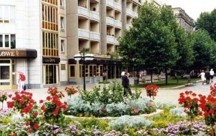 Свинья грязь найдет везде. Вот к примеру Дрезден 1988 год.