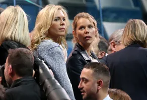 Да и хрен с ней. Пусть будет мужик.
У мужика, кстати, существуют две дочери от первого брака...
Лоренс и Тифен.