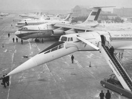 Выставка авиатехники в аэропорту Шереметьево. Весь парк техники на снимке был собственный, сделан в Союзе!