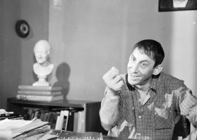 Я читал "Туман"  в "Вокруг света" за 1988 год, и какая то собака сутулая спёрла номер с концовкой. О, сюжет.