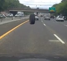 Нда, неприятненько. Хотя мог бы и отвернуть!