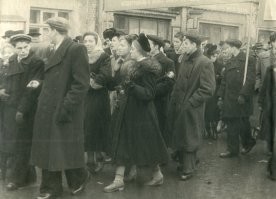 Студенты МГУ на демонстрации. Москва. 7 ноября 1954г.