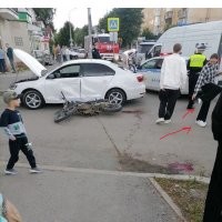 Показалось. Потом понял: деваха кишки с ботов отряхавает