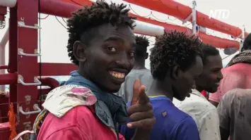 Да какой он француз! Мы что - настоящих французов не видели?