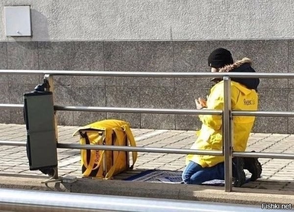 А ведь жили же мы как то раньше без доставки и мигрантов


Ну да, и без смартфонов с компьютерами жили, и без автомобилей, и без обезболивающих с антибиотиками... Пушкин, вон, вообще при свечах, гусиным пером писал. И позвольте вопрос: Когда это мы "жили без мигрантов"? Хотя бы век назовите, когда в России не было пришлых. Взять того же князя Владимира (который Русь крестил). Его жёны: Рогнеда Рогволодовна - дочь князя полоцкого Рогволода, Анна Порфирогенита - дочь византийского императора Романа II... Да даже тот же Пушкин, прям коренной русич.