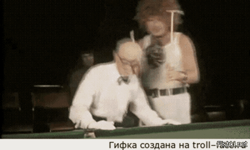 Ну полицай точно в детстве смотрел шоу Бенни Хилла)))