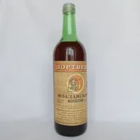 В молодости очень у нас популярен был. Из трех сортов выбирали белый. Красный старались не брать.