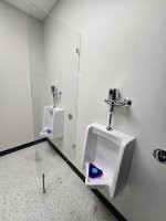 Брызги на соседа не летят? Не летят. А чего тебе ещё надо?