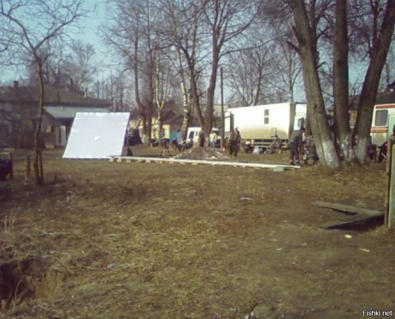 Кино снимают. :)