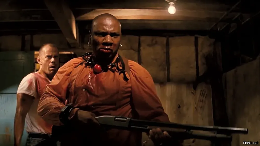 "Гонщик" влетел в попутные автомобили