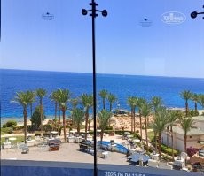 Ну, тут пиз*дёж, нельзя приближаться к пляжу, который напротив их базы, и не пляж это вовсе, а кусок береговой линии! У гостиницы есть свой пляж!