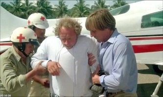 Оса укусила водителя и он начал терять сознание прямо за рулём