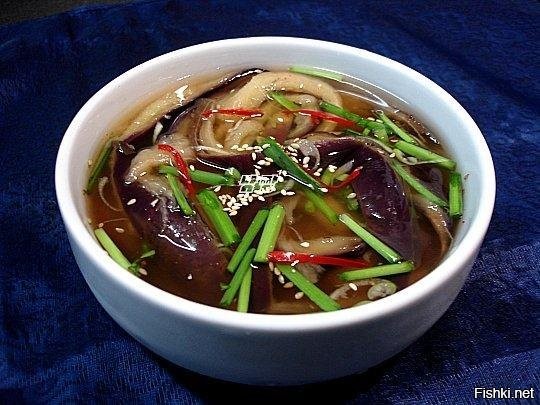 Корейская окрошка называется Нэнкук, а не то что вы все показываете.