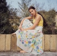 При чем тут фото Ornella Muti,  ещё и в обрезанном варианте?